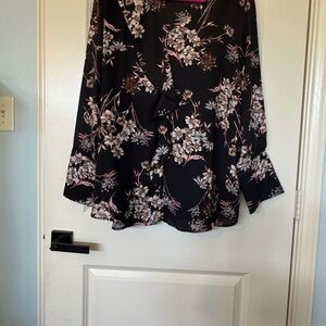 Roz & Ali Black Floral 3/4 Sleeve Blouse